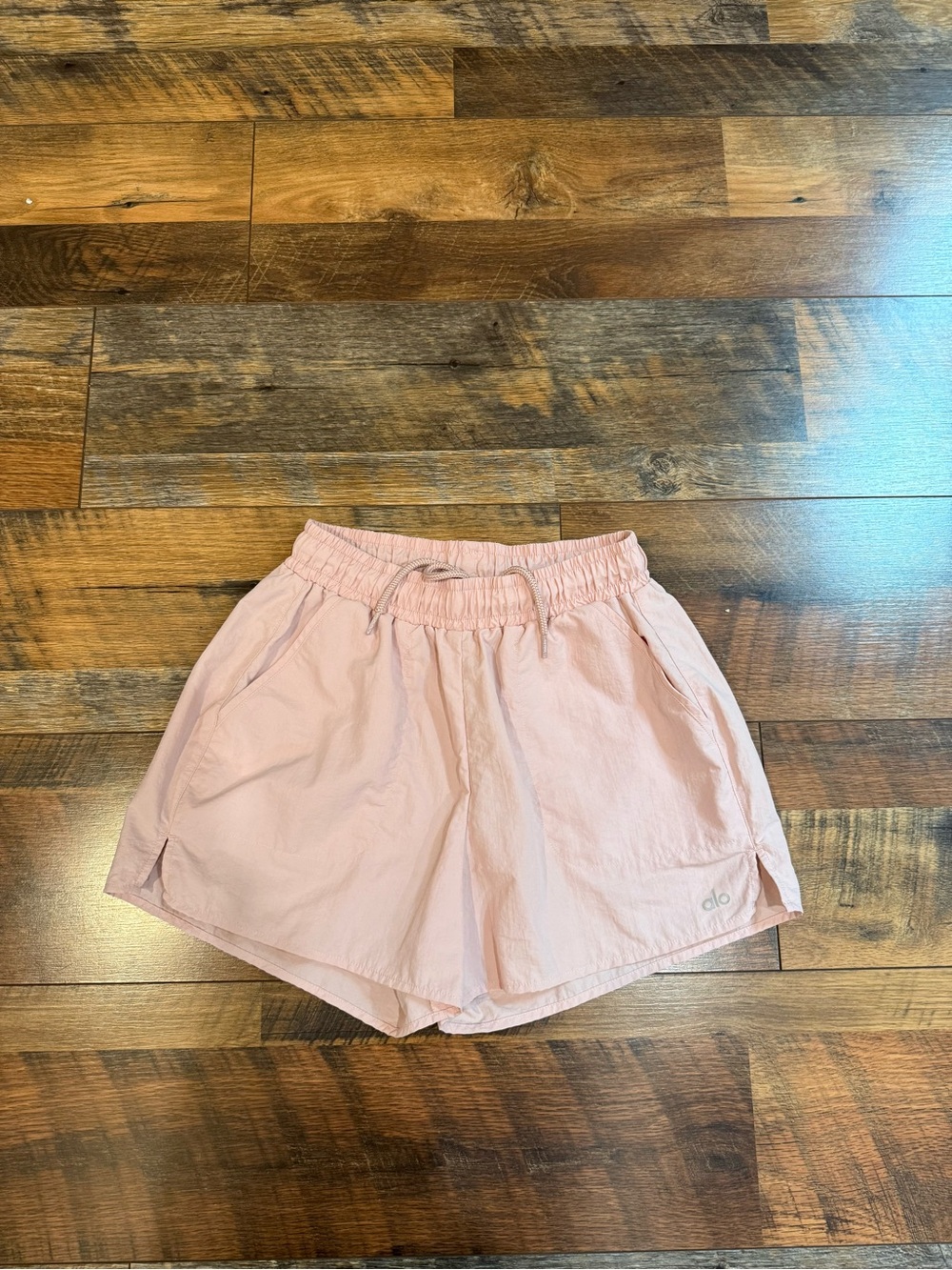 Alo Women's Alumni Shorts - Pink
